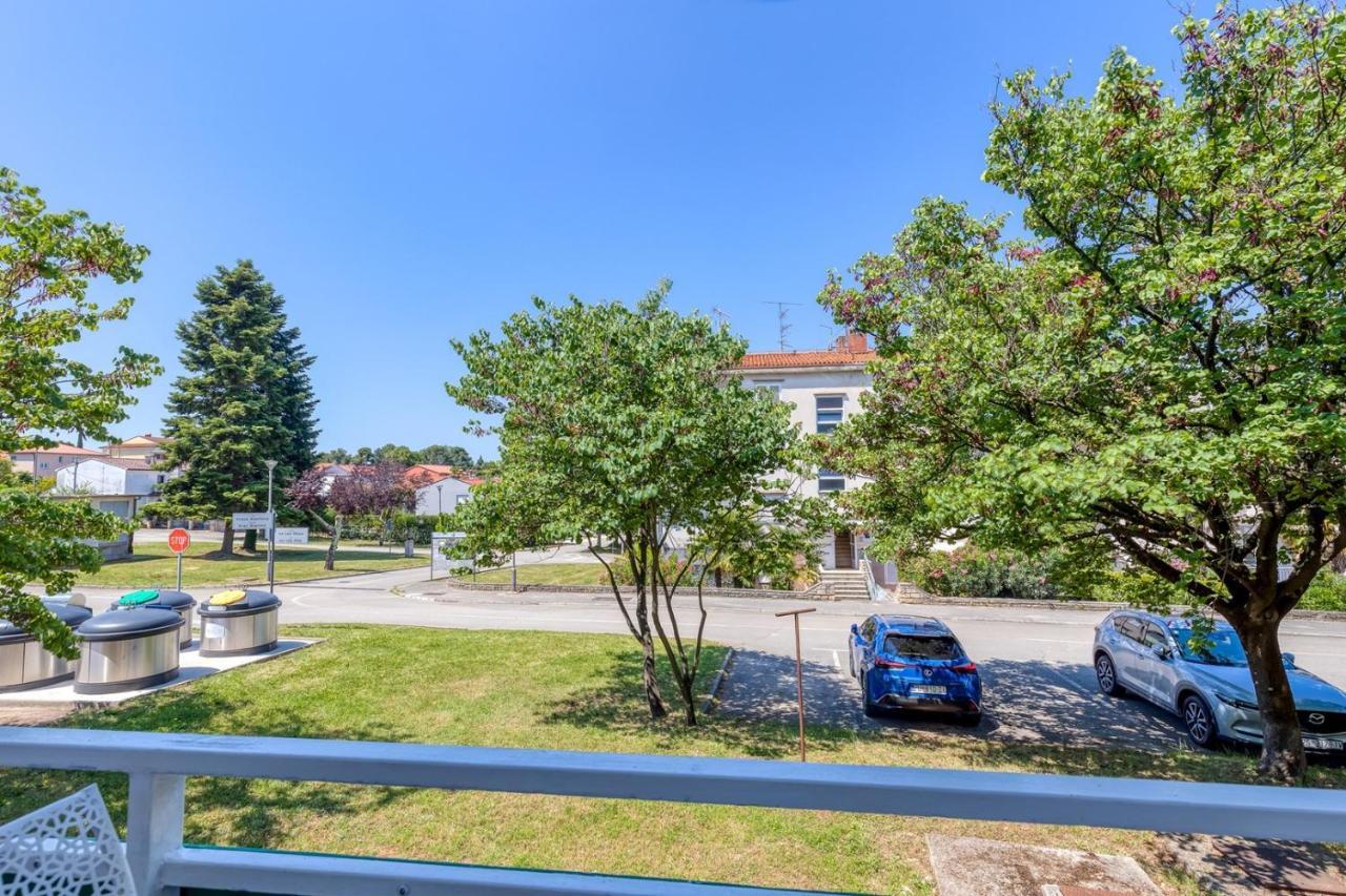 Apartment Gaby With Balcony Poreč Dış mekan fotoğraf