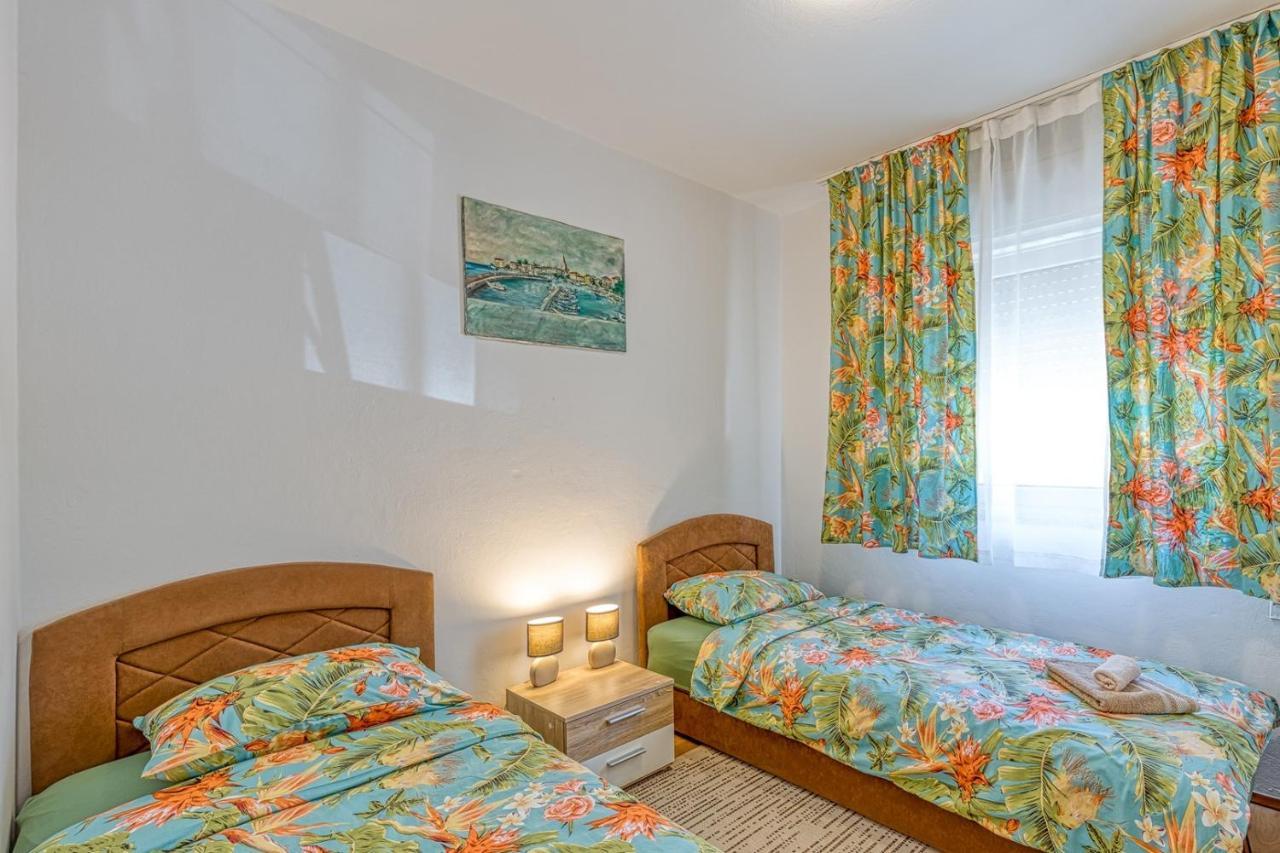 Apartment Gaby With Balcony Poreč Dış mekan fotoğraf